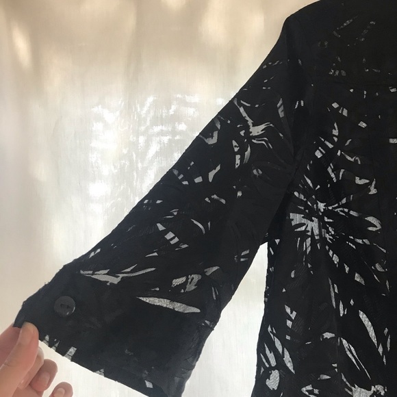 Floral Blouse - Picture 2 of 8